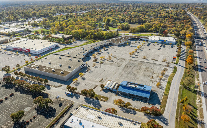Pictures of Retail property located at 1 Plaza Dr, Fairview Heights, IL 62208 for lease - image #1