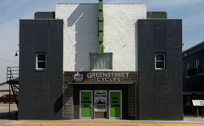 Pictures of Retail property located at 225 S Washington St, Papillion, NE 68046 for lease - image #1