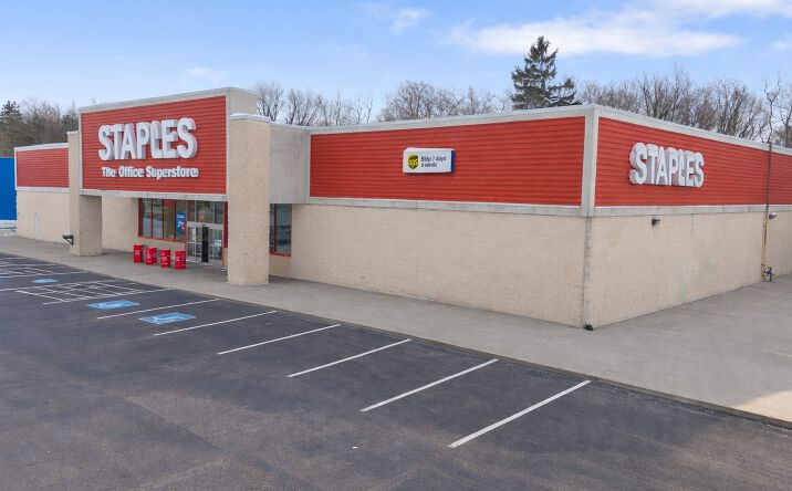 Pictures of Retail property located at 2 Plaza Drive, Auburn, NY 13021 for lease - image #1