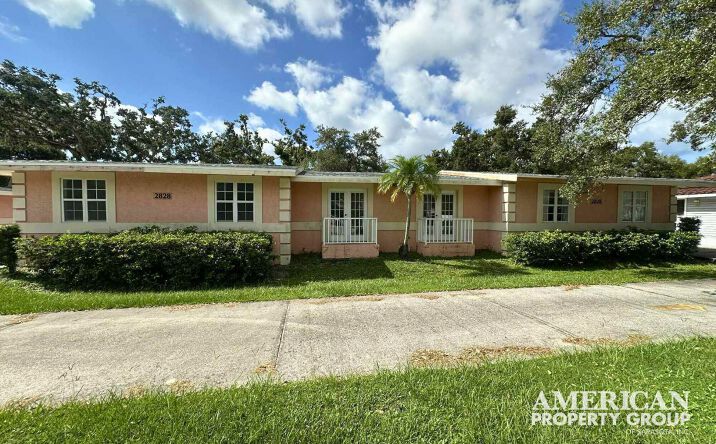 Pictures of Office property located at 2828 Proctor Rd, Sarasota, FL 34231 for lease - image #1