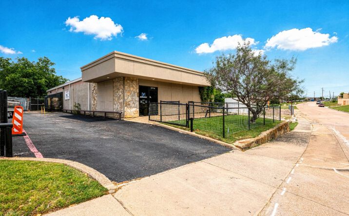 Pictures of Office property located at 5316 Woodway Dr, Fort Worth, TX 76133 for lease - image #1