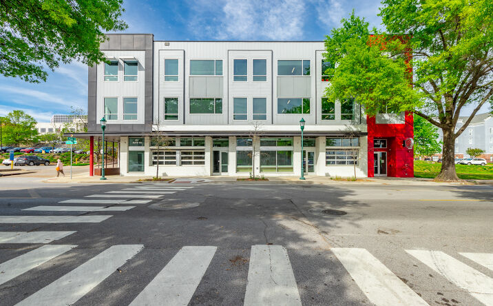 Pictures of Retail, Restaurant property located at 401 E M L King Blvd, Chattanooga, TN 37403 for lease - image #1