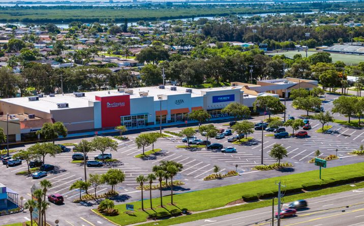 Pictures of Retail property located at 1450 N Courtenay Pkwy, Merritt Island, FL 32953 for lease - image #1