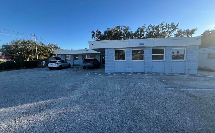 Pictures of Office property located at 111 W Robertson St, Brandon, FL 33511 for lease - image #1