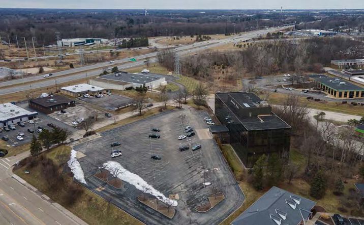 Pictures of Office property located at 16600 W Sprague Rd, Cleveland, OH 44130 for lease - image #1