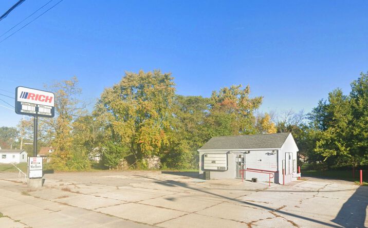 Pictures of Retail property located at 1317 E Kibby St, Lima, OH 45804 for lease - image #1