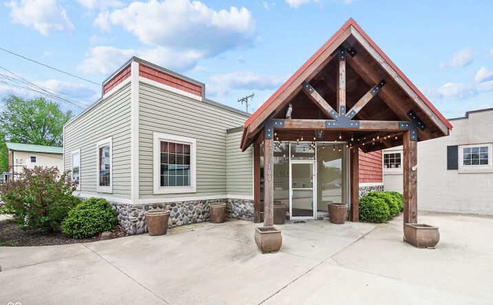 Pictures of Retail property located at 100 S Pearl St, Thorntown, IN 46071 for lease - image #1