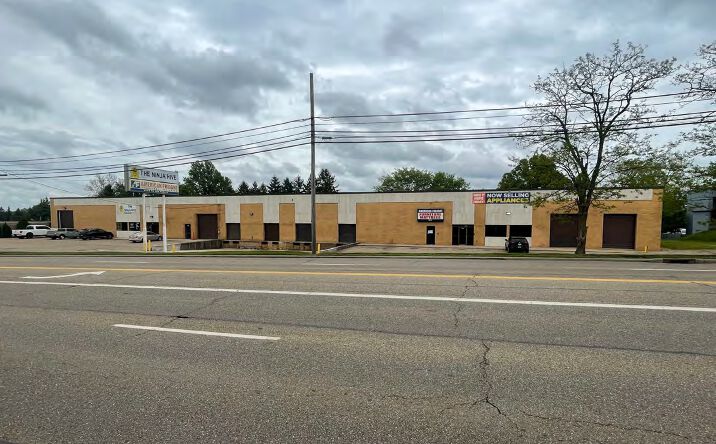 Pictures of Retail, Industrial property located at 2653-2655 S Arlington Road, Akron, OH 44319 for lease - image #1