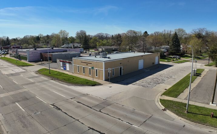 Pictures of Retail property located at 32304 W MICHIGAN AVE, WAYNE, MI 48184 for lease - image #1
