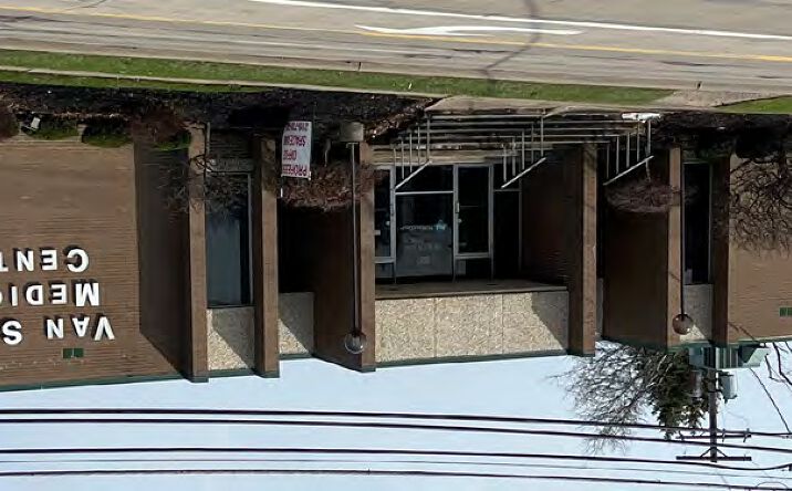 Pictures of Office property located at 5592 Broadview Rd, Parma, OH 44134 for lease - image #1