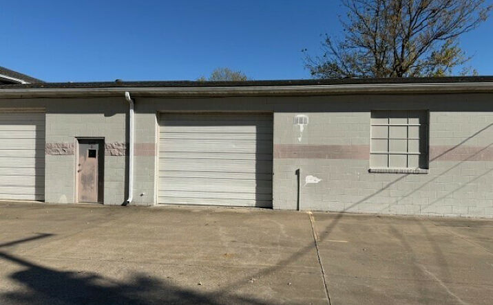 Pictures of Industrial property located at 2222 Kingsway Dr, Suite C, Cape Girardeau, MO 63701 for lease - image #1