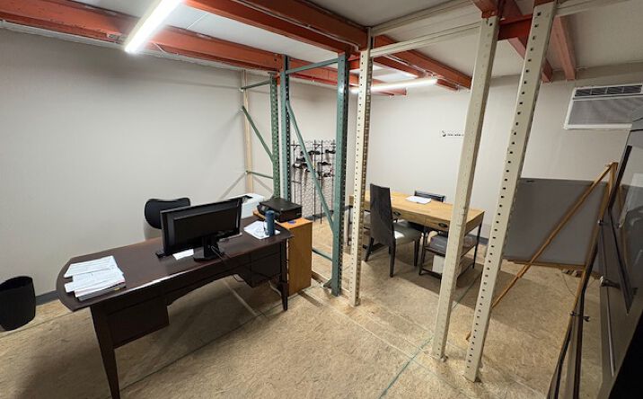 Pictures of Office, Industrial, Retail property located at 6608 Kingspointe Pkwy, Orlando, FL 32819 for lease - image #1
