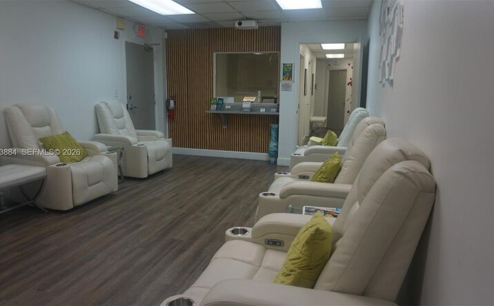Pictures of Office property located at 1250 E Hallandale Beach Blvd, Hallandale Beach, FL 33009 for lease - image #1
