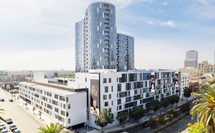 Pictures of Retail property located at 2900 Wilshire Blvd, Los Angeles, CA 90057 for lease - image #1