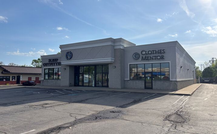 Pictures of Retail, Office, Restaurant property located at 800 N Lexington-Springmill Rd, Mansfield, OH 44906 for lease - image #1