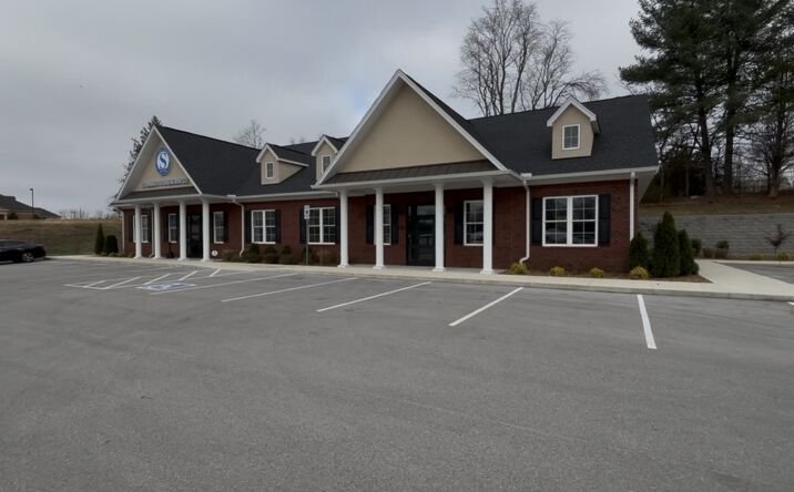 Pictures of Office property located at 520 W Broad St, Smithville, TN 37166 for lease - image #1