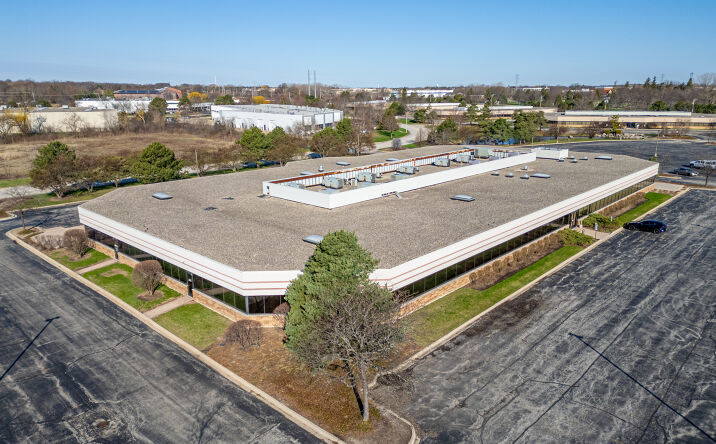 Pictures of Office property located at 1125 Tri State Pkwy, Gurnee, IL 60031 for lease - image #1