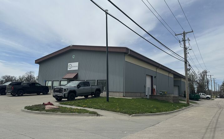 Pictures of Industrial property located at 2933 N 26th St, Lincoln, NE 68521 for lease - image #1