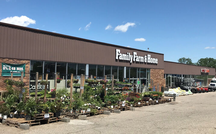 Pictures of Retail property located at 558 N Cedar St, Mason, MI 48854 for lease - image #1