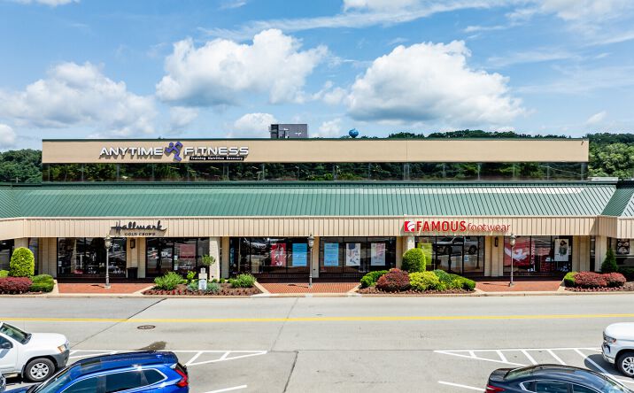 Pictures of Retail property located at 921 Freeport Rd, Blawnox, PA 15238 for lease - image #1