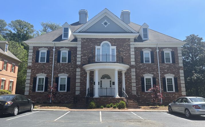 Pictures of Office property located at 2901 Piedmont Rd NE, Atlanta, GA 30305 for lease - image #1