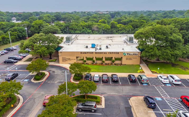 Pictures of Office property located at 2301 S Hampton Rd, Dallas, TX 75224 for lease - image #1
