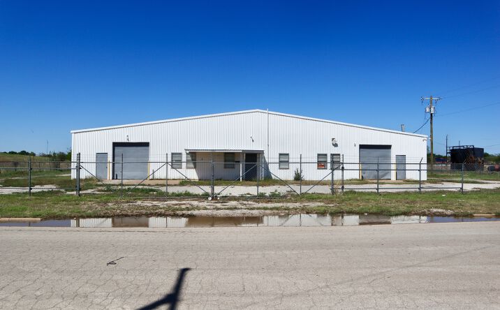 Pictures of Industrial property located at 3224 INDUSTRIAL DR, WICHITA FALLS, TX 76306 for lease - image #1