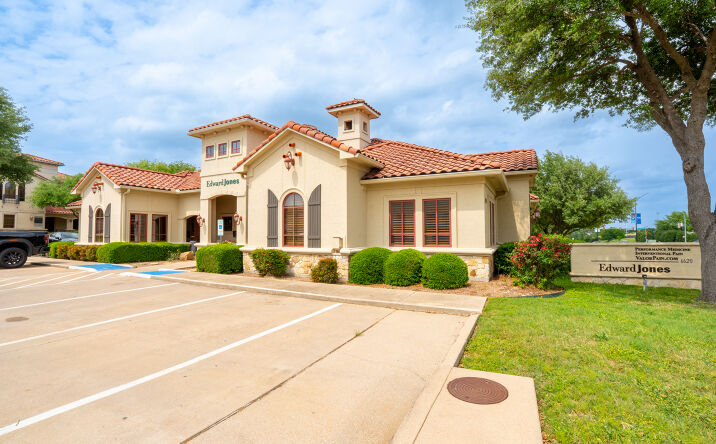 Pictures of Office property located at 6620 Bryant Irvin Rd, Fort Worth, TX 76132 for lease - image #1