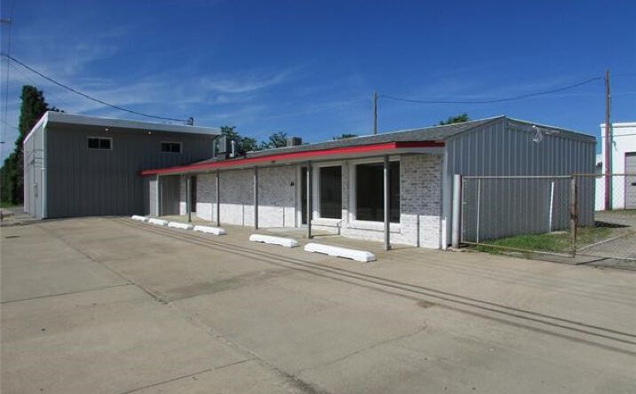 Pictures of Special Purpose property located at 1907 N 11th Street 1, Muskogee, OK 74401 for lease - image #1