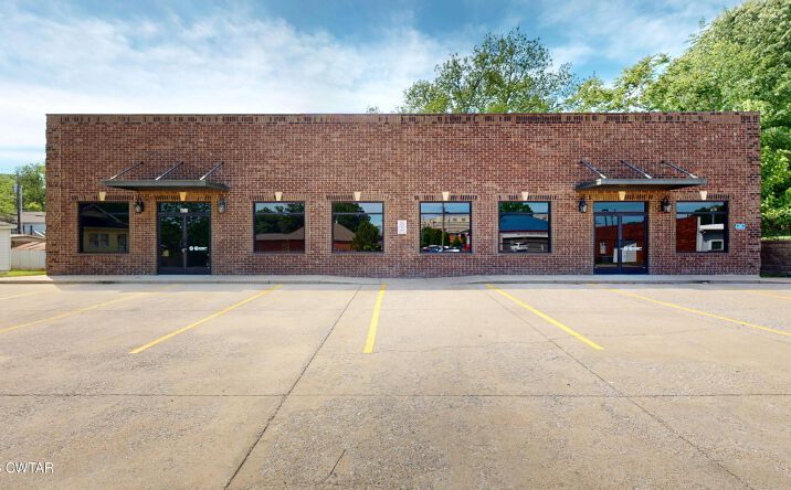 Pictures of Office property located at 455 E Parkview Street, Dyersburg, TN 38024 for lease - image #1