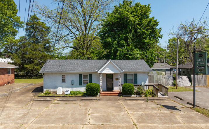 Pictures of Office, Retail, Industrial property located at 106 Tucker Street, Jackson, TN 38301 for lease - image #1