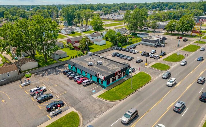 Pictures of Retail, Restaurant property located at 33729 Ford Rd, Garden City, MI 48135 for lease - image #1