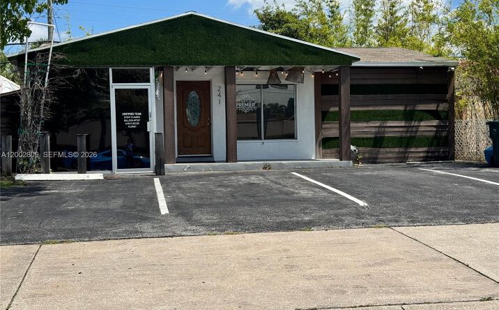 Pictures of Retail, Office property located at 241 E Commercial Blvd, Oakland Park, FL 33334 for lease - image #1