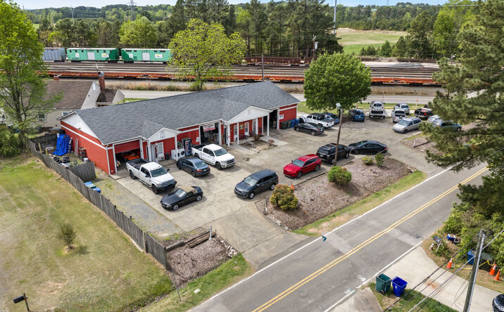 Pictures of Retail, Industrial property located at 921 Midway Ave, Durham, NC 27703 for lease - image #1