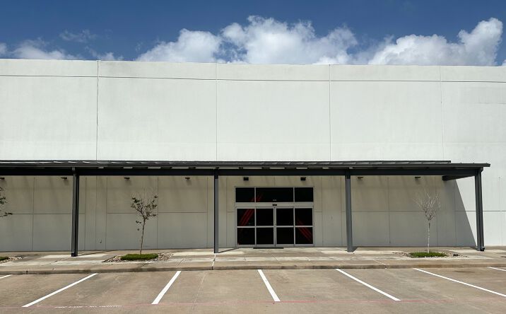 Pictures of Retail property located at 9999 W Sam Houston Pkwy N, Houston, TX 77064 for lease - image #1