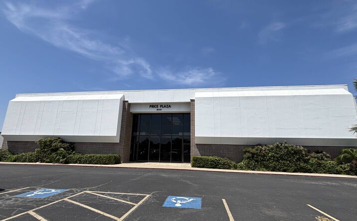 Pictures of Office property located at 855 W Price Rd, Brownsville, TX 78520 for lease - image #1