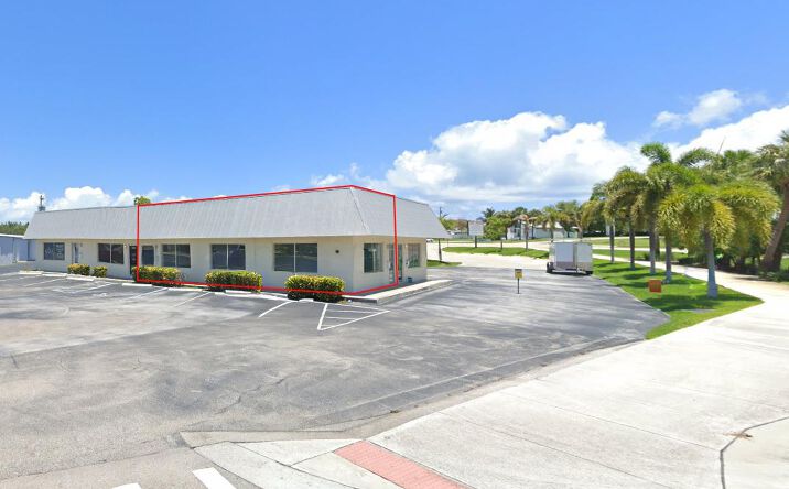 Pictures of Retail, Office property located at 2317-2319 NE Dixie Highway, Jensen Beach, FL 34957 for lease - image #1