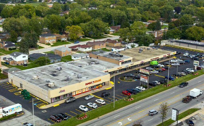 Pictures of Retail property located at 1006 E 162nd St, South Holland, IL 60473 for lease - image #1