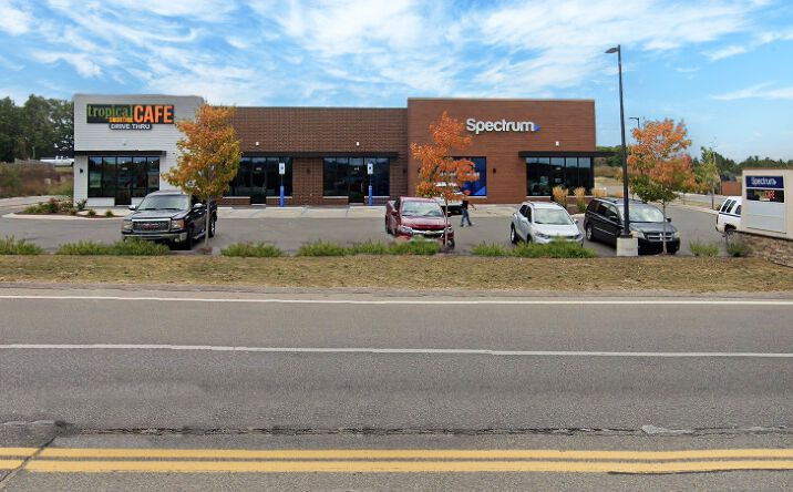 Pictures of Retail property located at 1378 Victories Lane, Petoskey, MI 49770 for lease - image #1