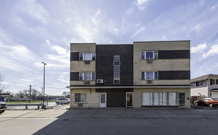 Pictures of Office property located at 2052 Western Avenue, Waukegan, IL 60087 for lease - image #1