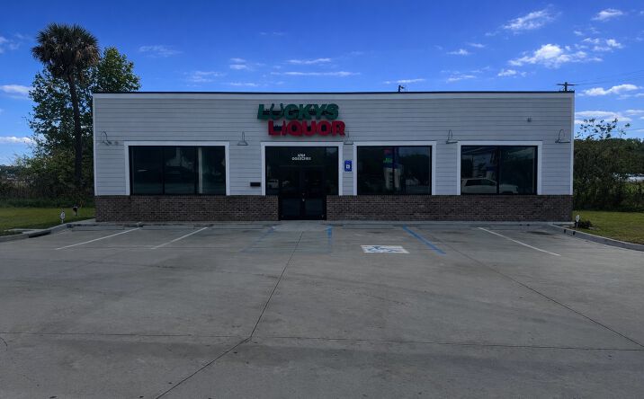 Pictures of Retail property located at 3701 Ogeechee Rd, Savannah, GA 31405 for lease - image #1