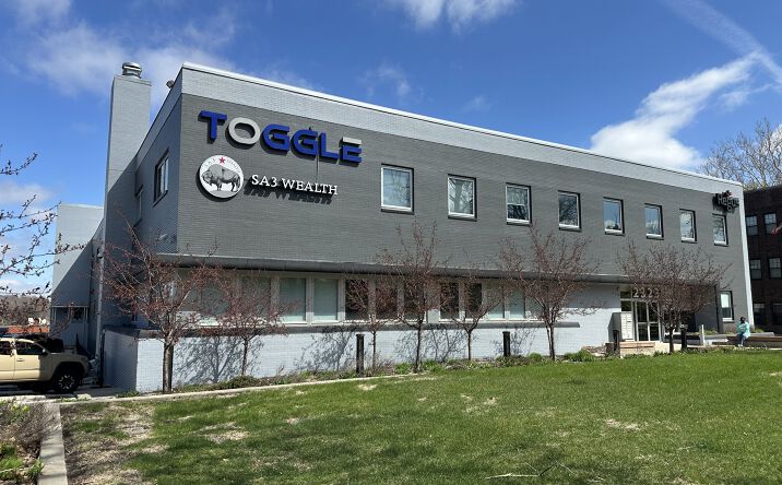 Pictures of Office property located at 2323 Grand Ave, Des Moines, IA 50312 for lease - image #1