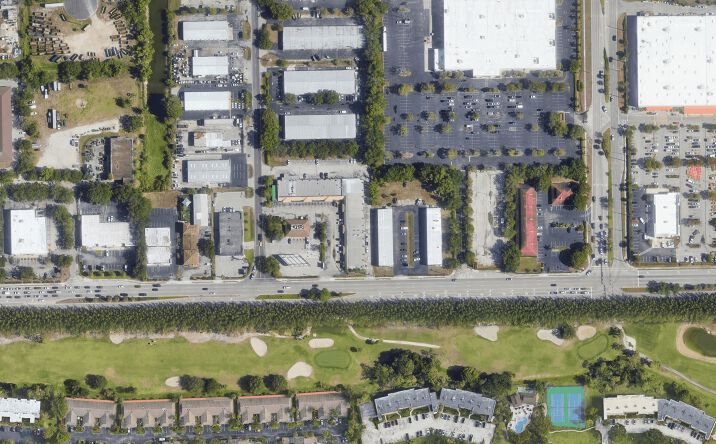 Pictures of Retail property located at 2079 Pine Ridge Road, Naples, FL 34109 for lease - image #1