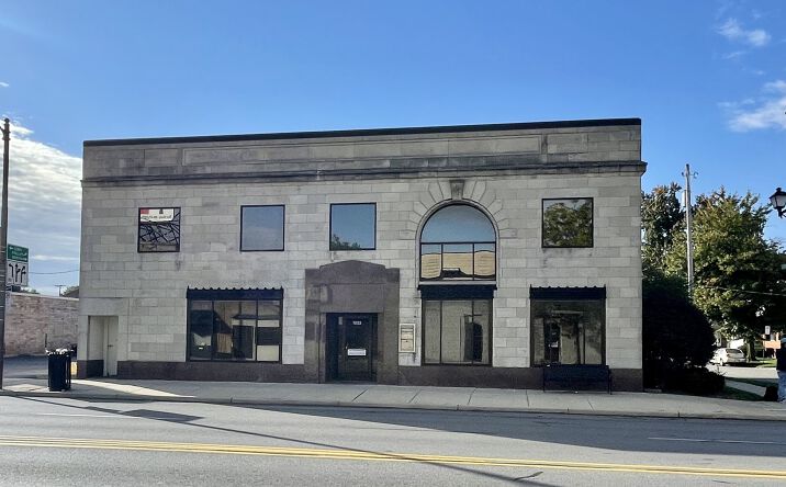 Pictures of Retail, Office property located at 1033 West Sylvania Avenue, Toledo, OH 43612 for lease - image #1