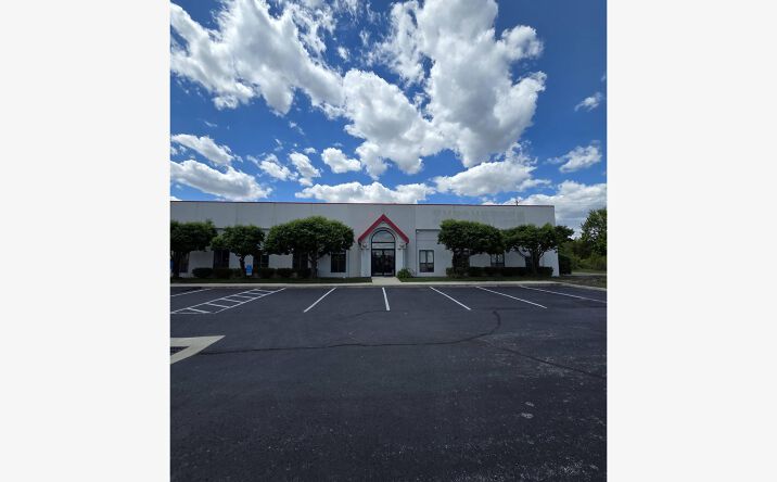 Pictures of Office property located at 1725 Gateway Cir, Grove City, OH 43123 for lease - image #1