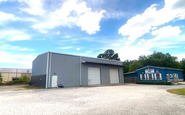 Pictures of Retail property located at 19924 Chestnut Dr, Foley, AL 36535 for lease - image #1