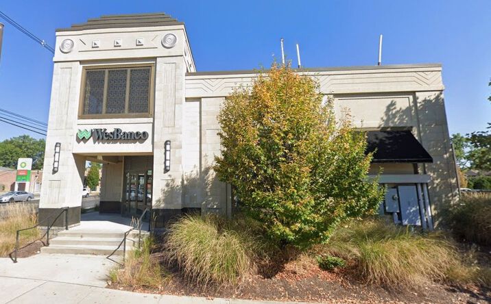 Pictures of Retail property located at 4380 North High Street, Columbus, OH 43214 for lease - image #1