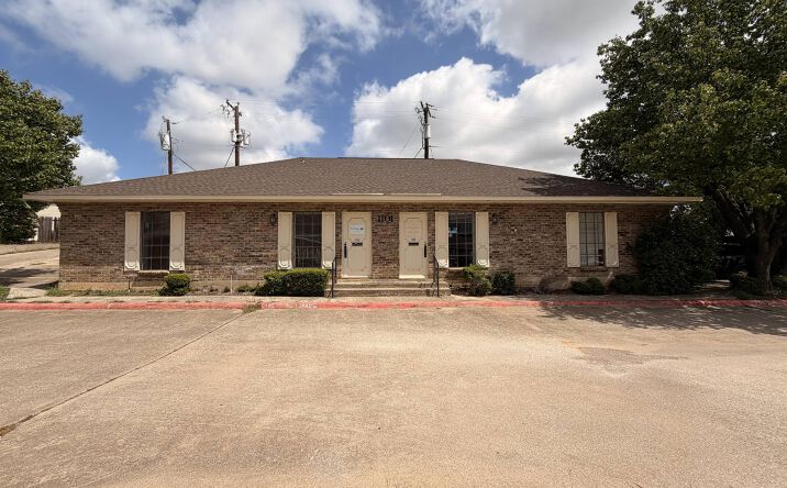 Pictures of Office property located at 1101 & 1105 Arwine Ct, Euless, TX 76040 for lease - image #1
