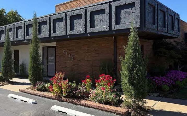 Pictures of Office property located at 2162 E 61st St, Tulsa, OK 74136 for lease - image #1