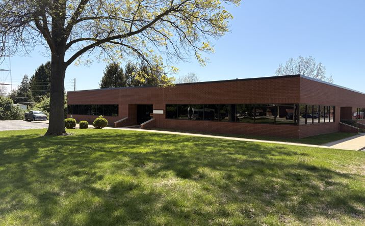 Pictures of Office property located at 201 KNOLLWOOD DR, CHAMPAIGN, IL 61820 for lease - image #1